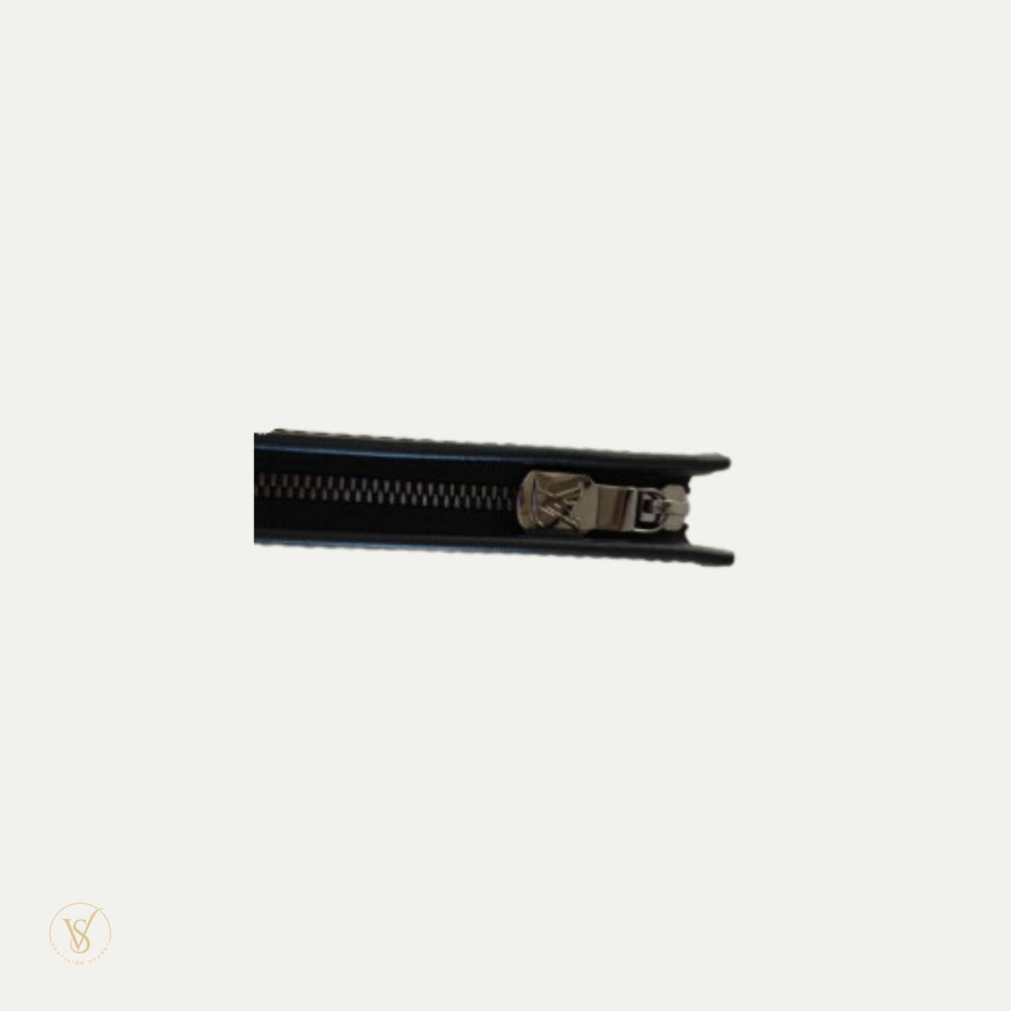 Louis Vuitton - Pochette Voyage Monogram Graphite